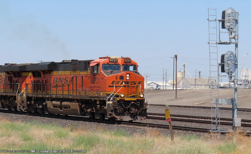 BNSF 6721